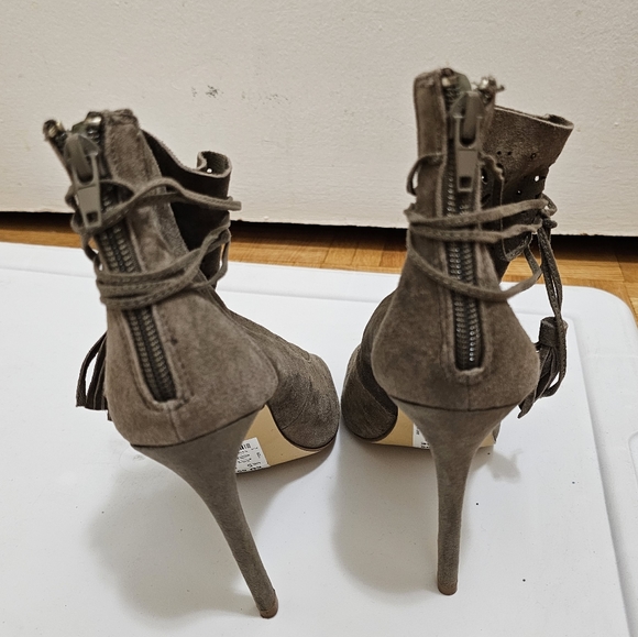 NEW LOOK DEEP TAUPE HEELS - Picture 3 of 4